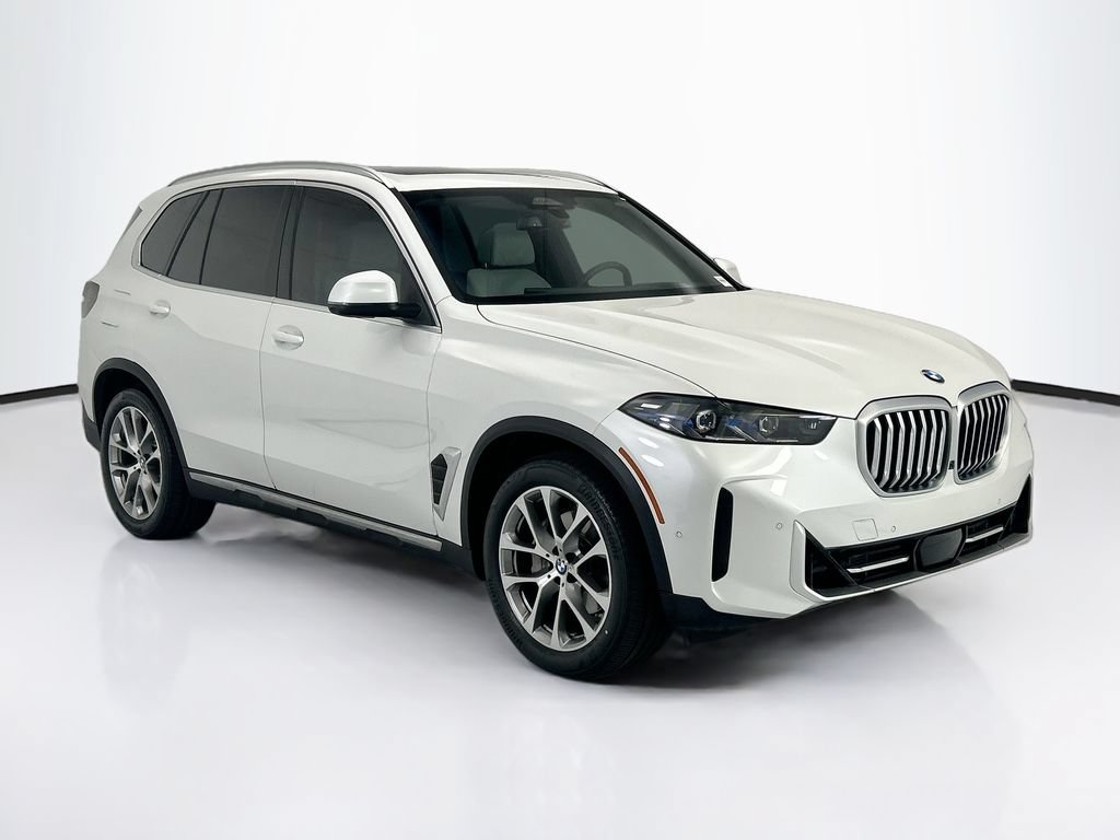 Certified 2024 BMW X5 xDrive40i w/ Premium Package AWD/4WD image 3