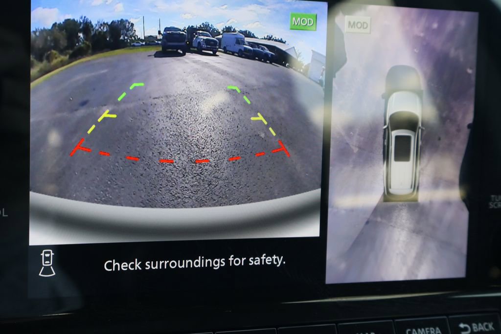 Used 2023 Nissan Pathfinder Platinum image 15