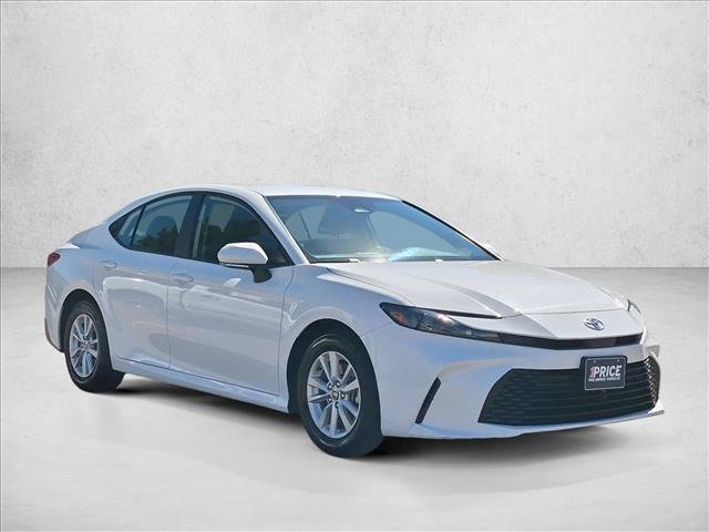 Used 2025 Toyota Camry LE FWD image 3