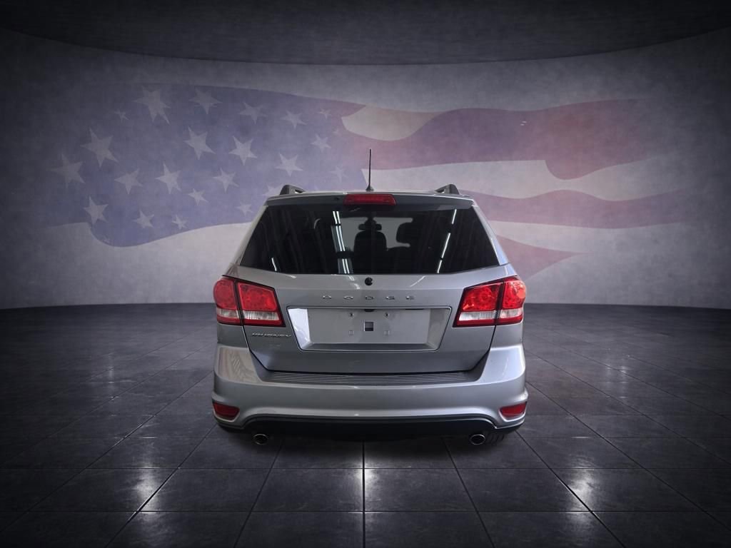 Used 2018 Dodge Journey SXT image 4