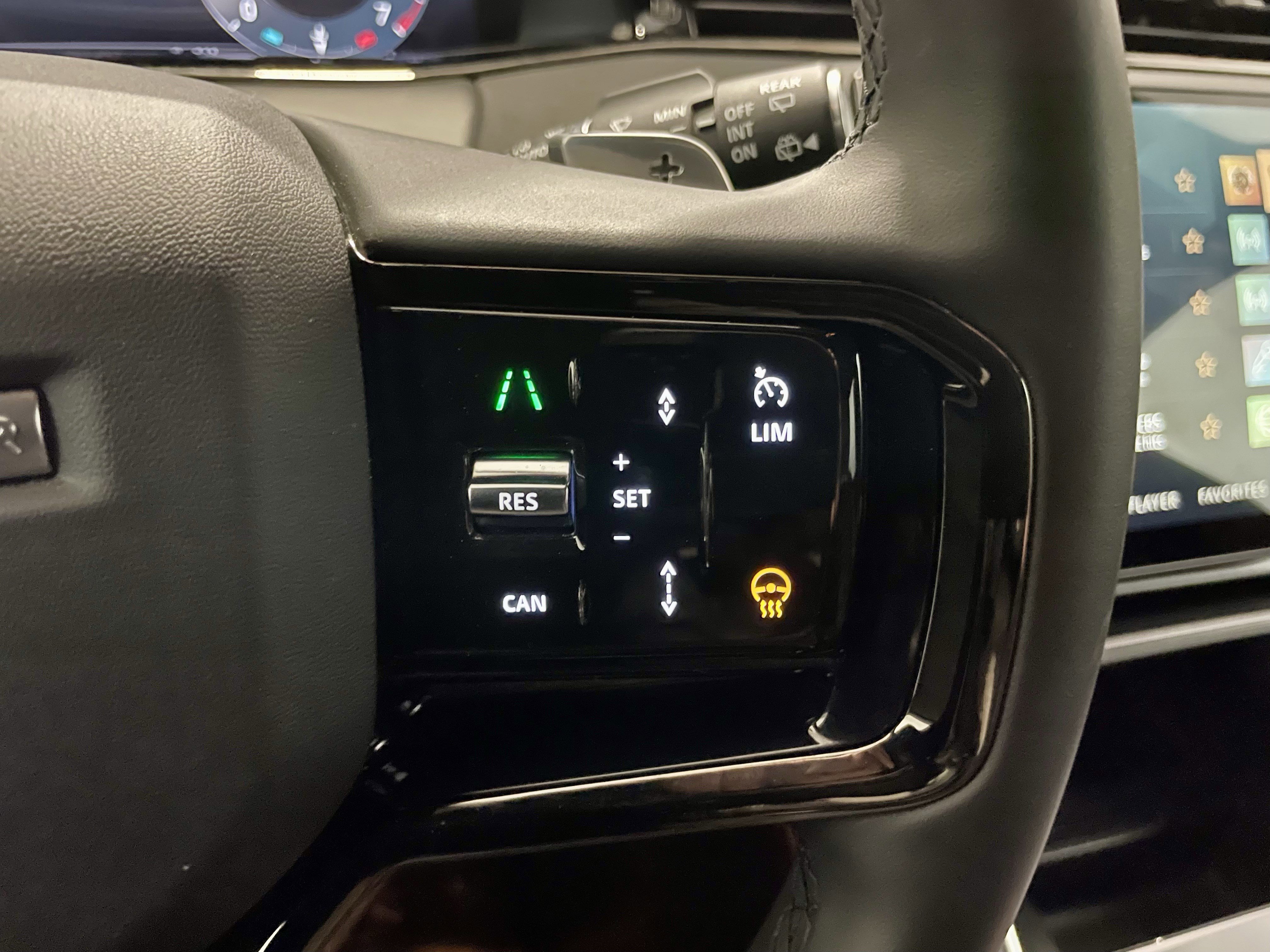 Certified 2024 Land Rover Range Rover Evoque Dynamic SE image 22