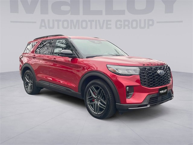 Used 2025 Ford Explorer ST image 1