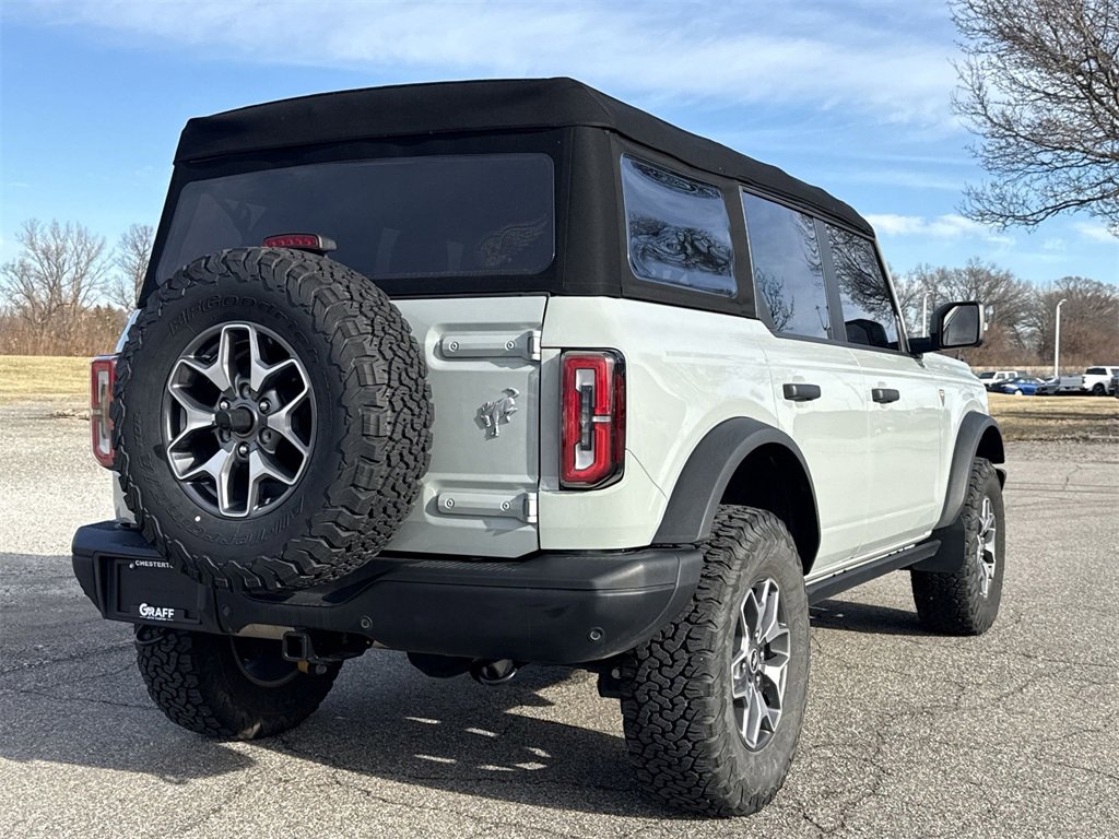 Used 2023 Ford Bronco Badlands image 8