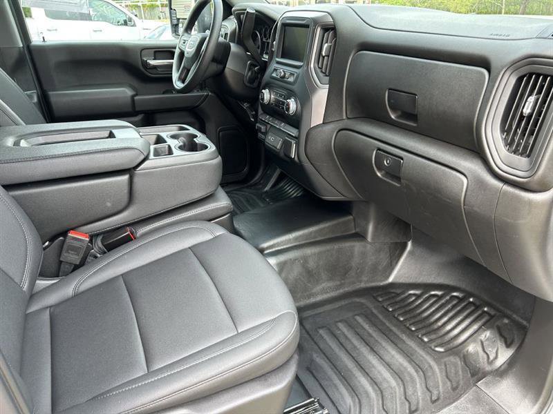 Used 2024 GMC Sierra 3500 Pro w/ Convenience Package image 16