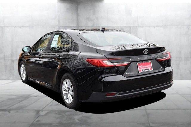 Used 2025 Toyota Camry LE image 7