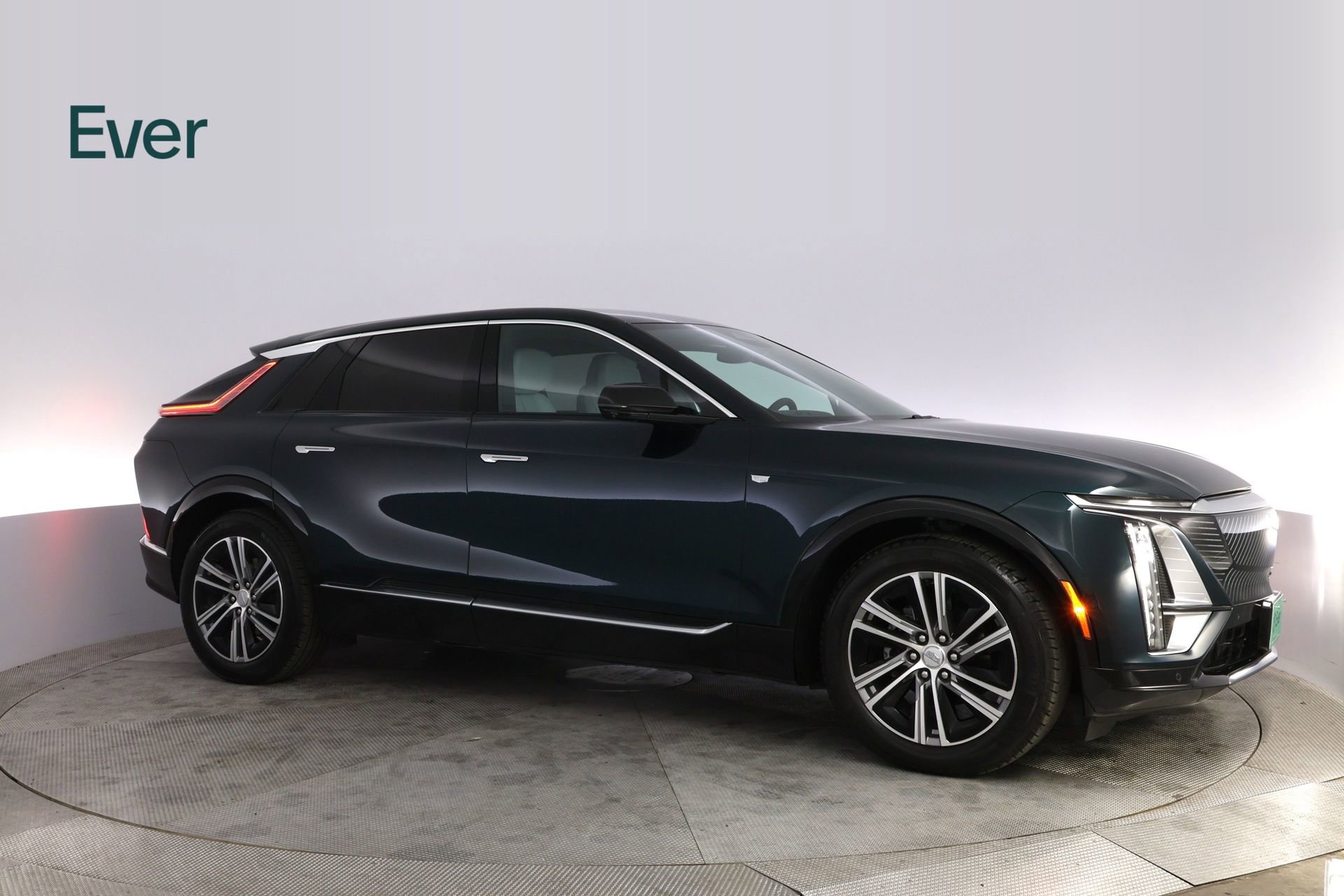 Used 2024 Cadillac Lyriq Luxury image 14