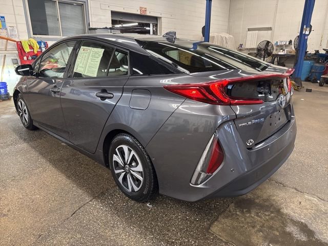 Used 2017 Toyota Prius Prime Advanced image 4