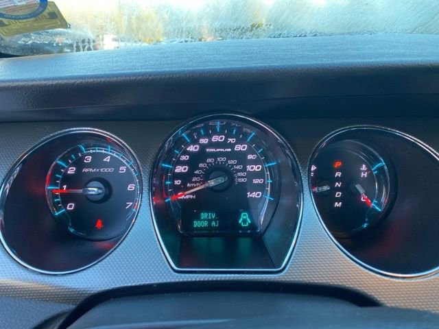 Used 2010 Ford Taurus SEL image 9