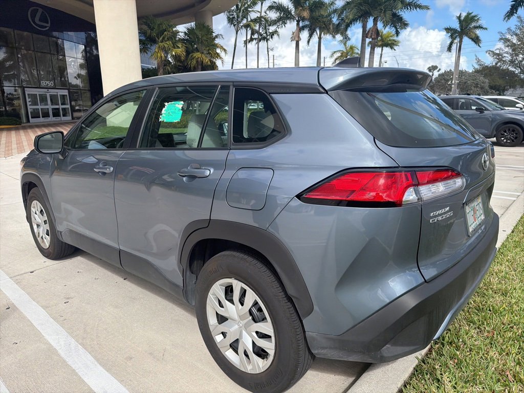 Used 2025 Toyota Corolla Cross L image 7
