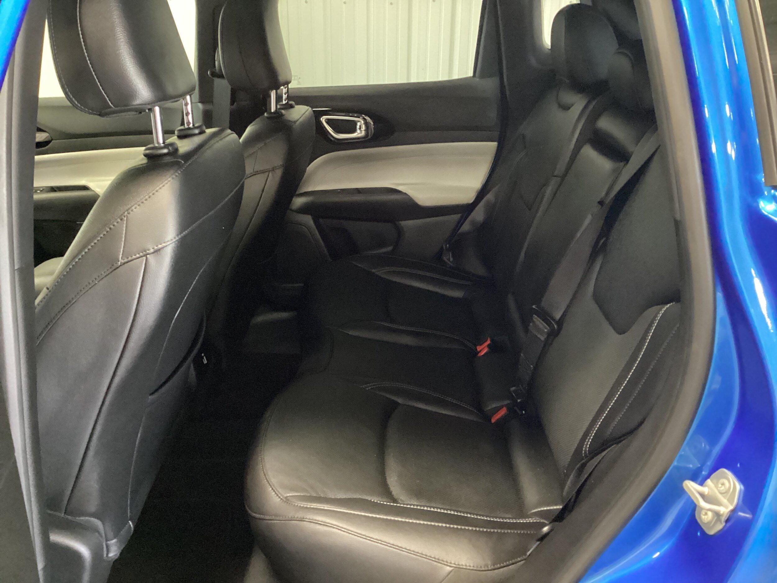Used 2025 Jeep Compass Limited w/ Elite Group AWD/4WD image 34