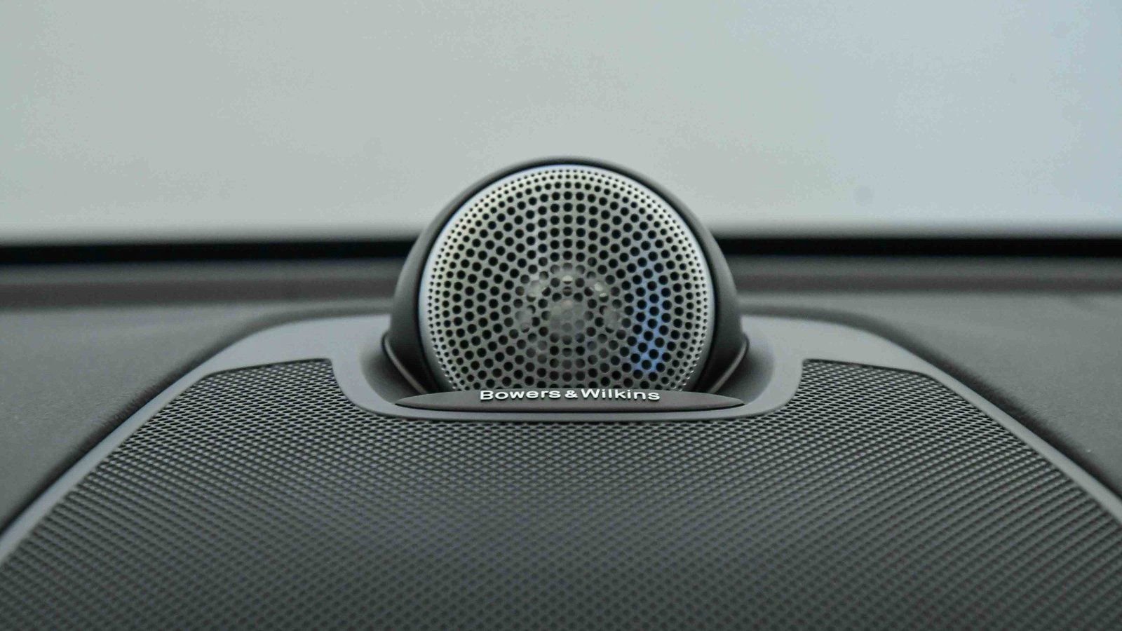 Certified 2025 Volvo XC60 B5 Ultra w/ Protection Package Premier image 28