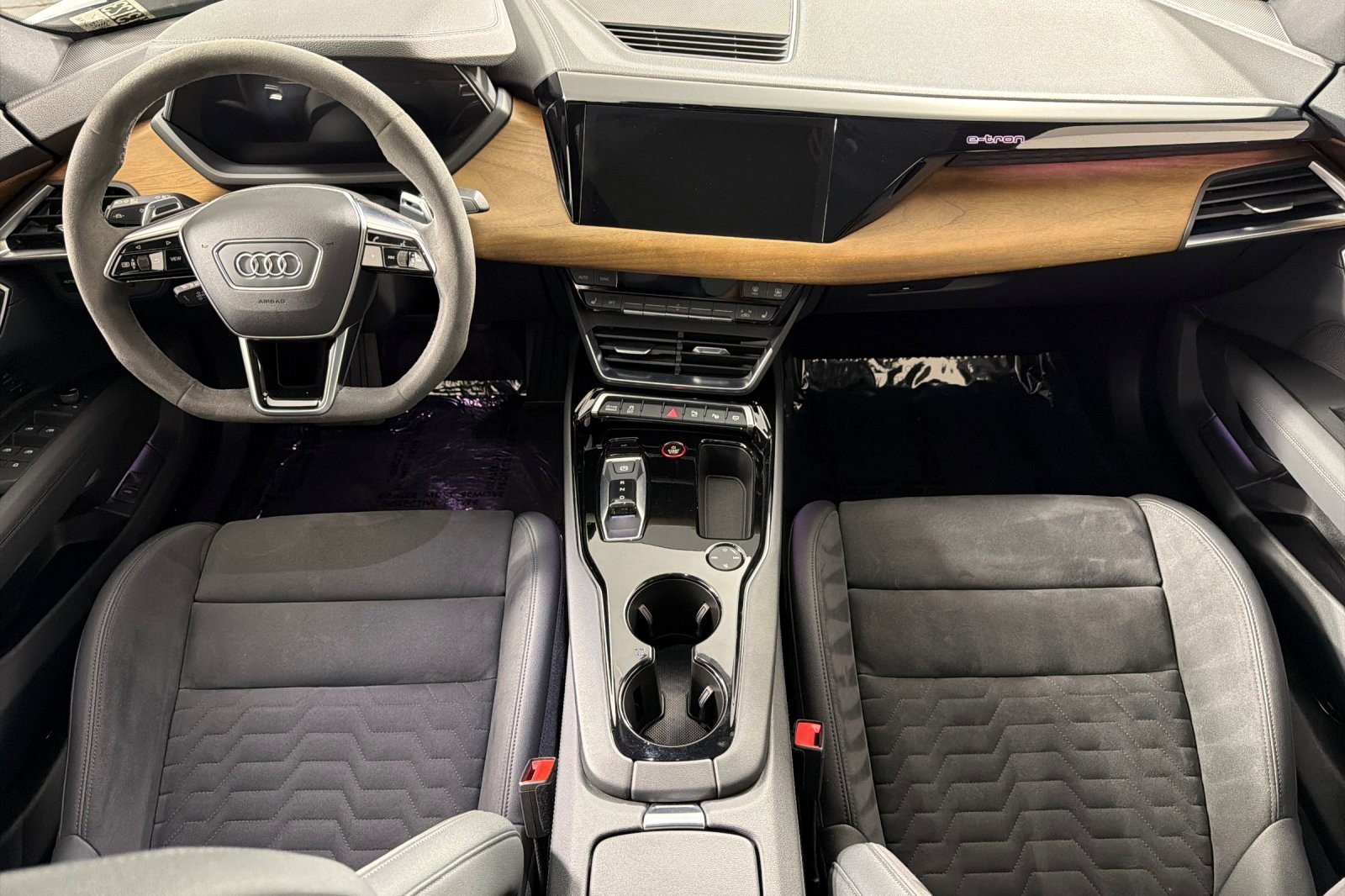 Used 2023 Audi e-tron GT Prestige w/ Prestige Package image 12