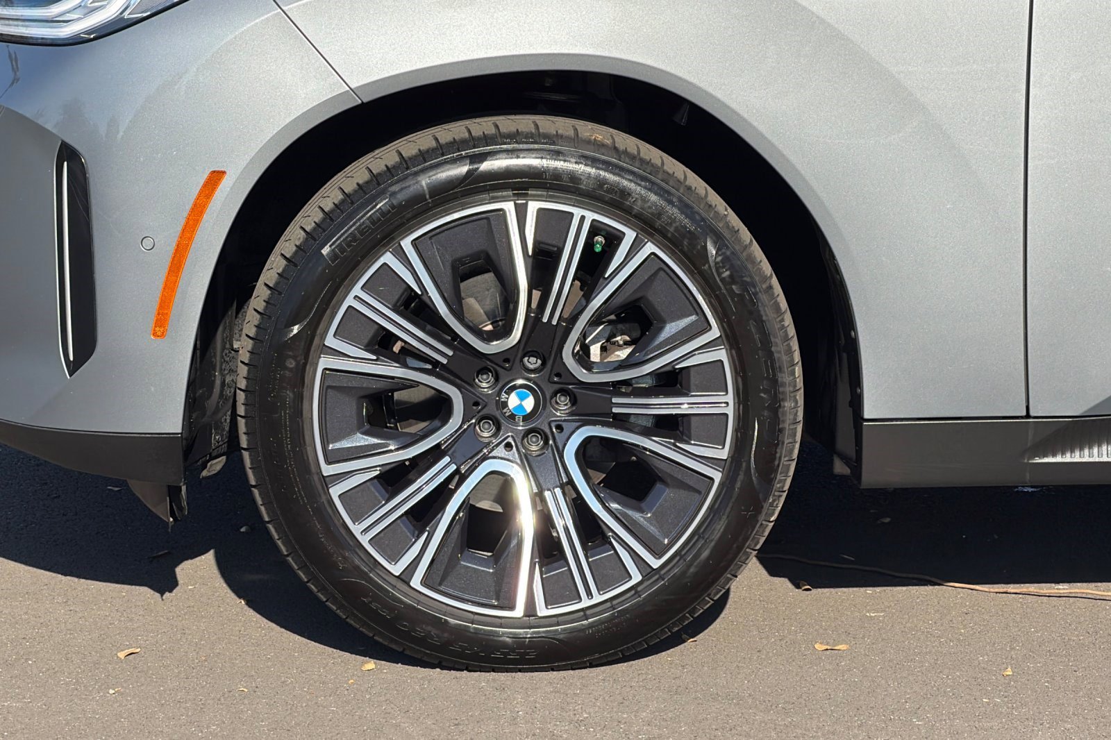 Used 2025 BMW X3 xDrive30i w/ Premium Package image 38