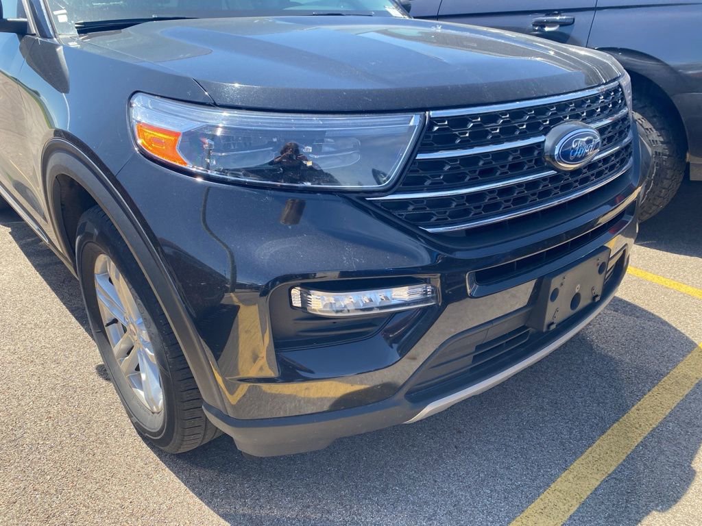 Used 2023 Ford Explorer XLT w/ Equipment Group 202A AWD/4WD image 4