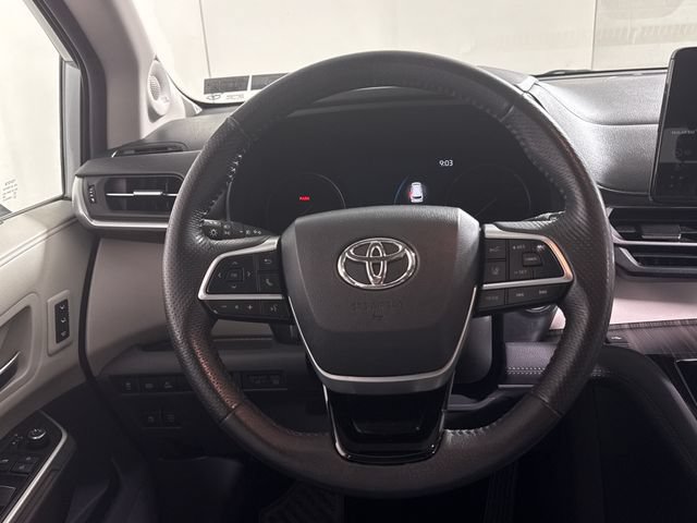 Used 2022 Toyota Sienna Limited AWD/4WD image 42
