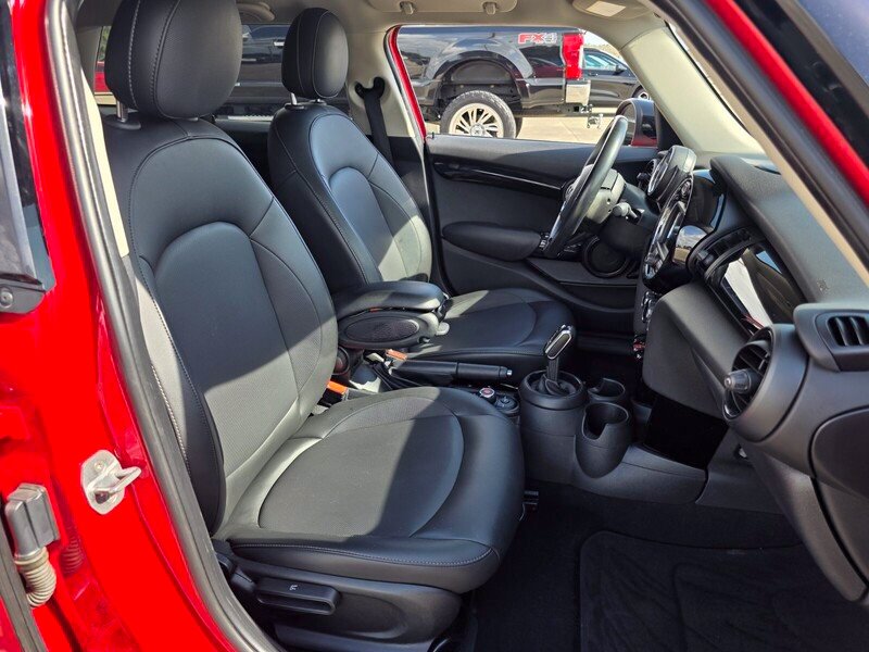 Used 2020 MINI Cooper 4-Door Hardtop FWD image 17
