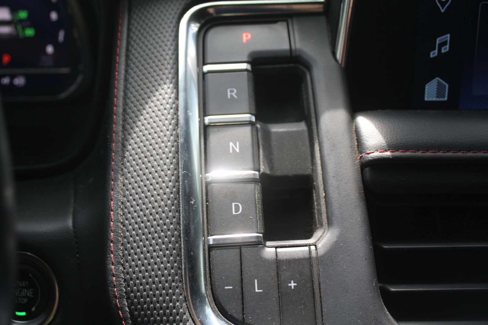 Used 2022 Chevrolet Tahoe RST w/ Luxury Package RWD image 41