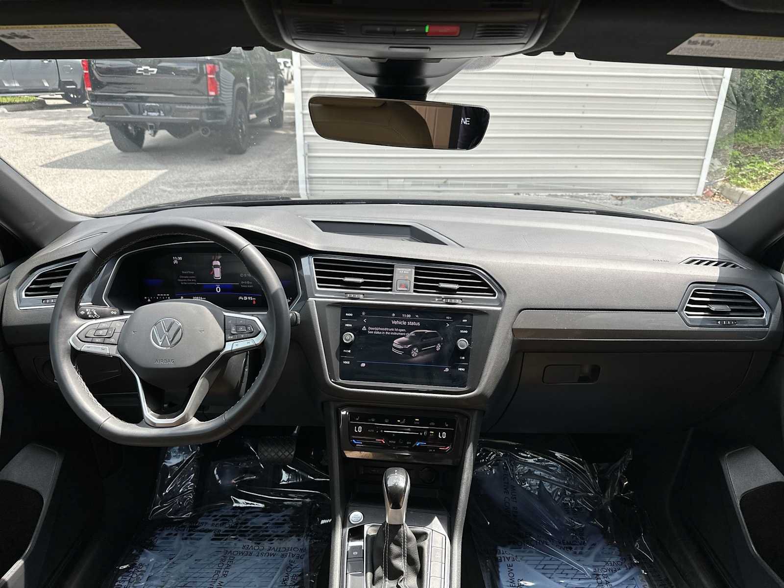 Used 2023 Volkswagen Tiguan SE FWD image 14