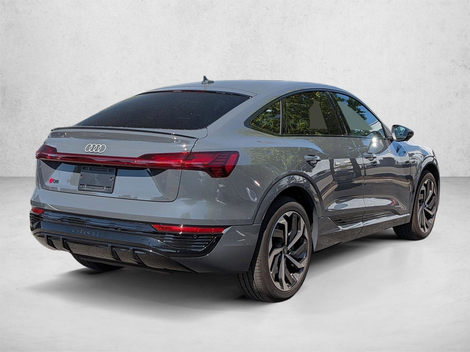Certified 2024 Audi Q8 e-tron Premium Plus w/ Premium Plus Package AWD/4WD image 4