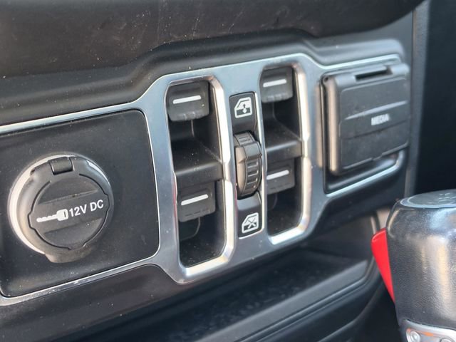 Used 2020 Jeep Wrangler Unlimited Sahara AWD/4WD image 24