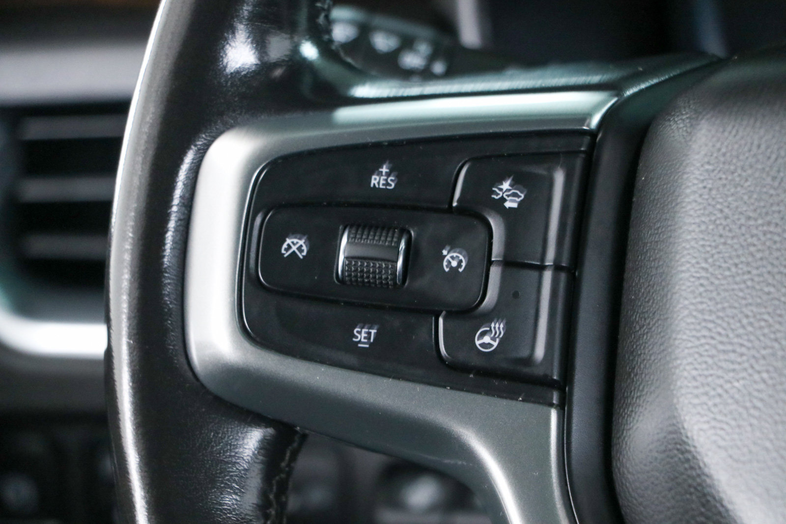Used 2022 Chevrolet Tahoe Premier RWD image 14