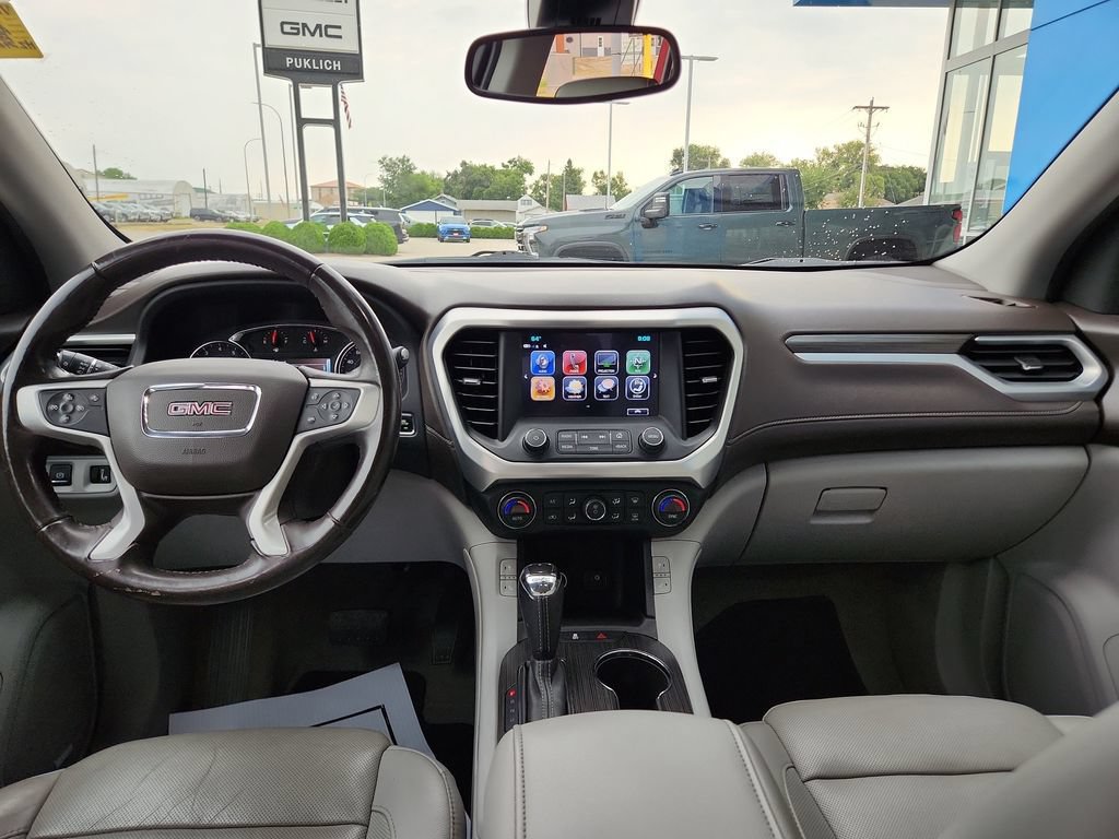 Used 2017 GMC Acadia SLT AWD/4WD image 16