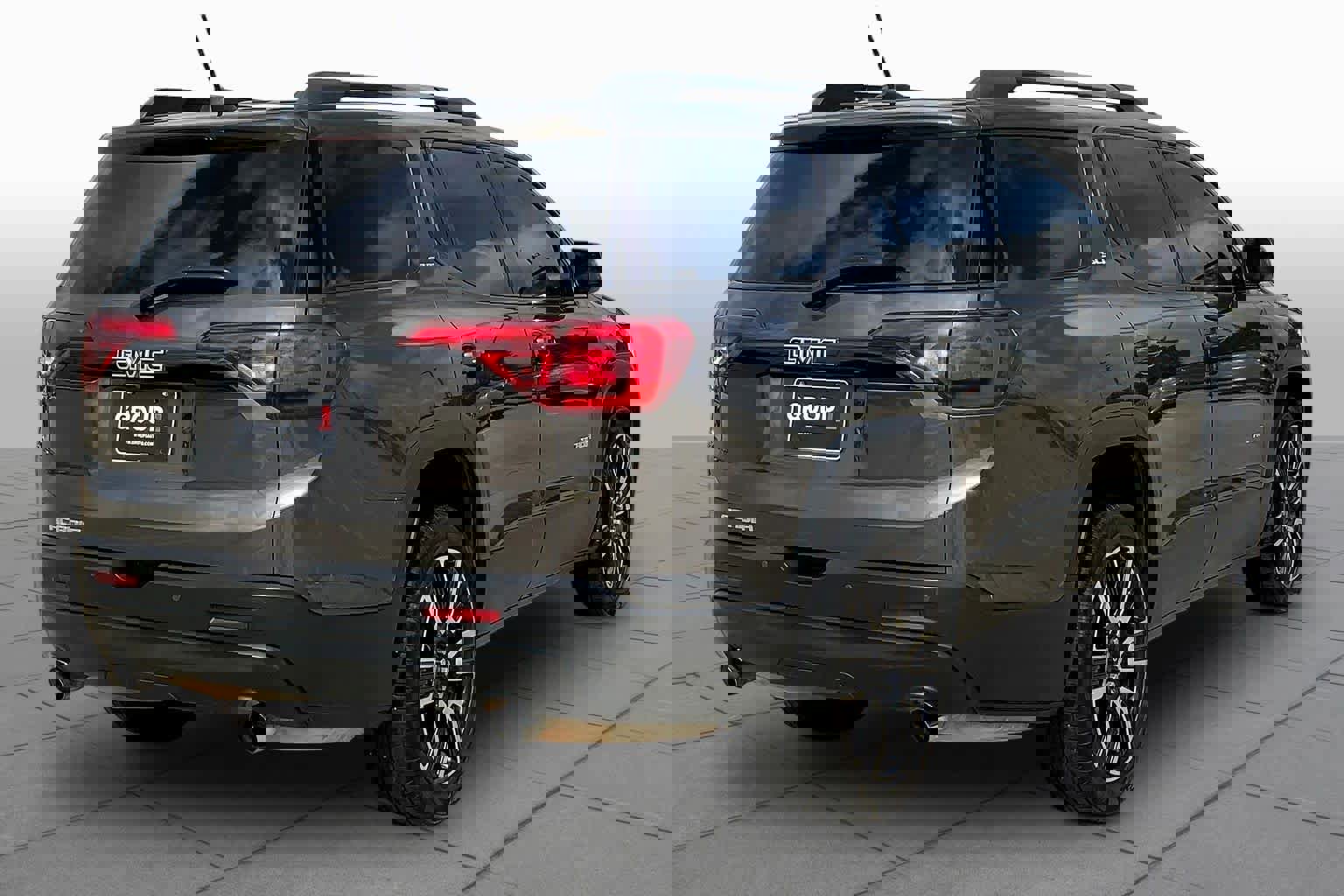 Used 2019 GMC Acadia SLT w/ Black Edition image 13