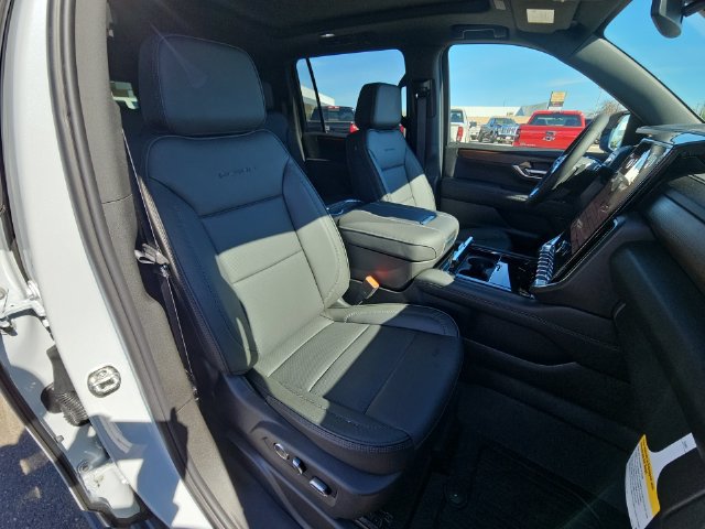 New 2026 GMC Yukon XL Denali w/ Sun & Power Step Package AWD/4WD image 21