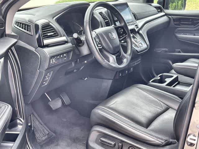 Certified 2024 Honda Odyssey Touring image 3