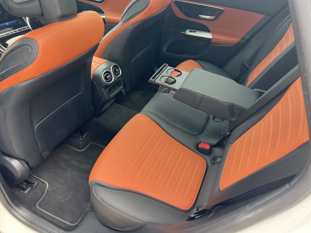 Used 2025 Mercedes-Benz GLC 300 4MATIC image 44