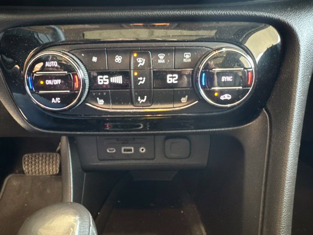 Used 2020 Buick Encore GX Essence w/ Experience Buick Package AWD/4WD image 18
