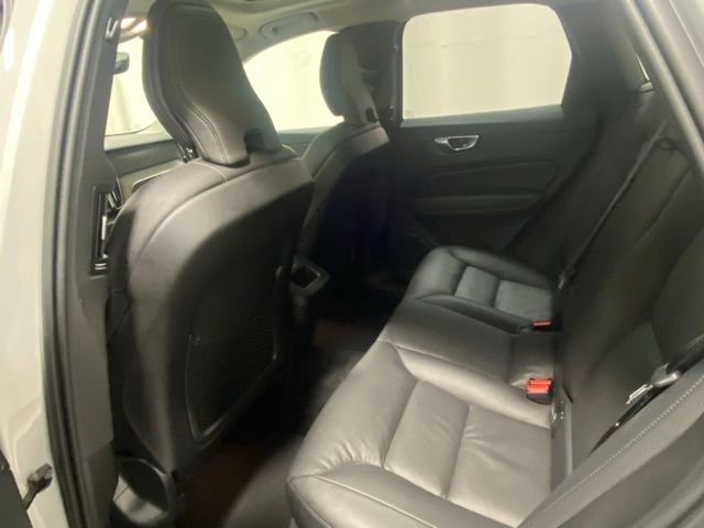 Certified 2025 Volvo XC60 B5 Plus image 13