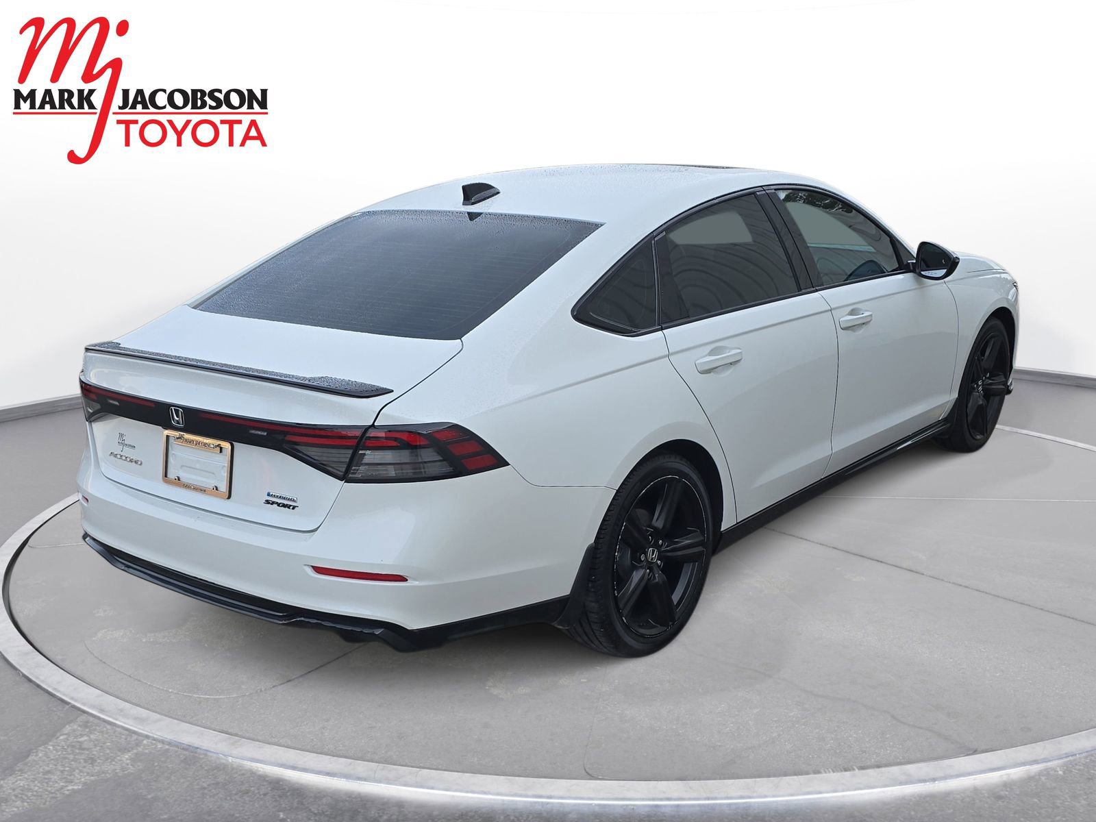 Used 2023 Honda Accord Sport image 9