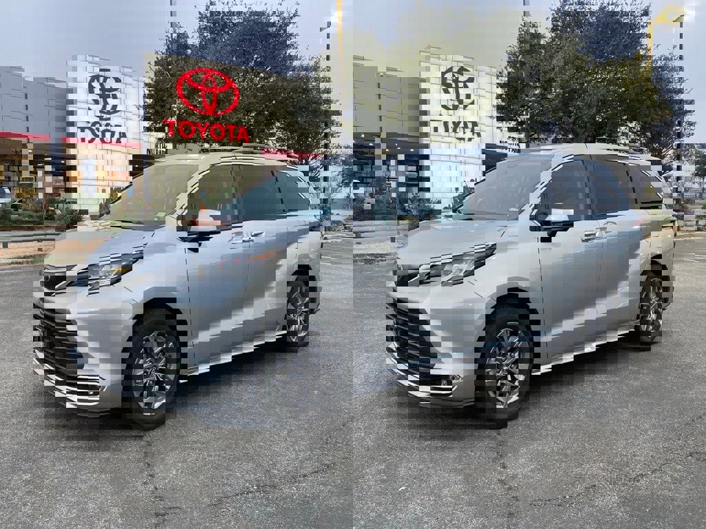 Certified 2023 Toyota Sienna XLE