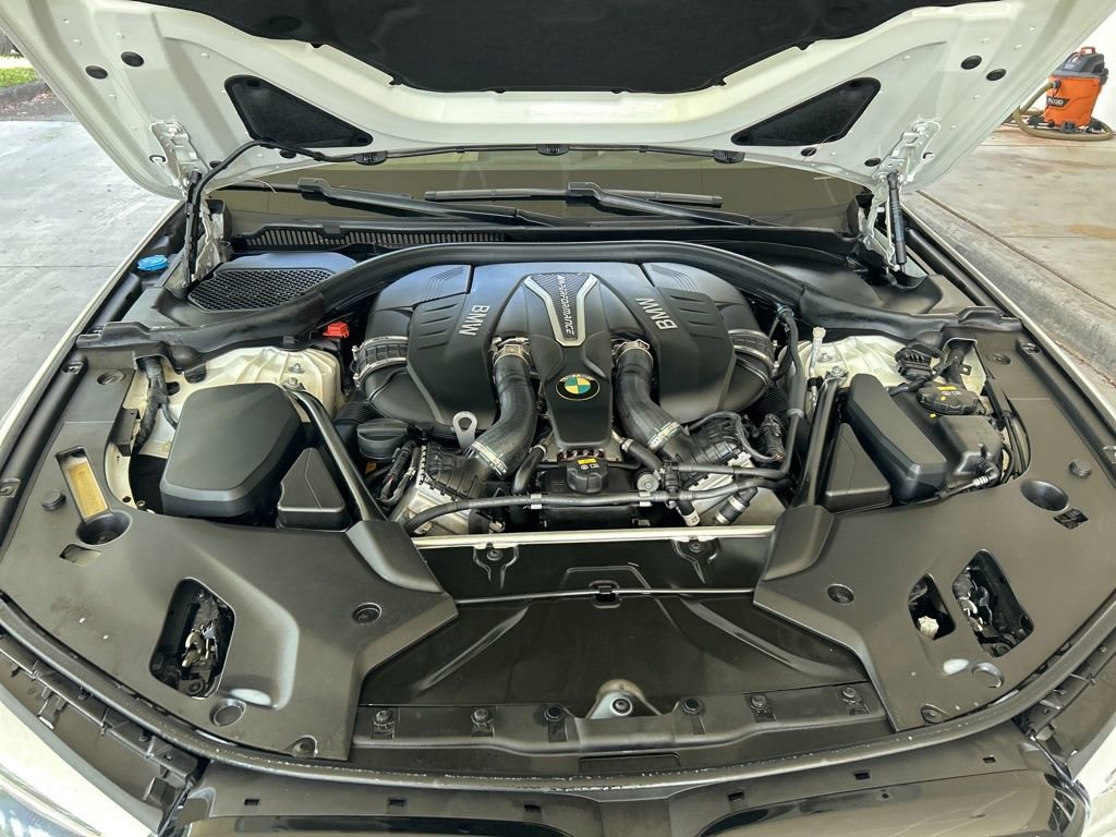 Used 2019 BMW M550i xDrive w/ Dynamic Handling Package AWD/4WD image 11