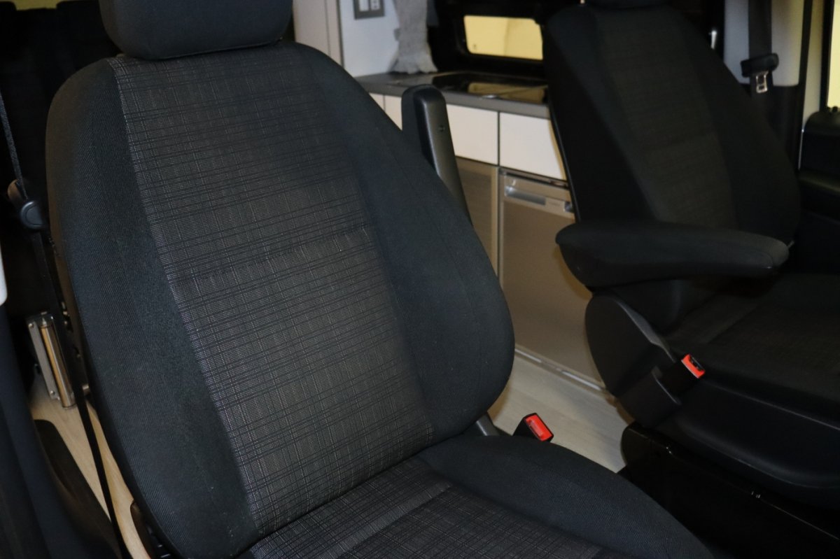 Used 2019 Mercedes-Benz Metris w/ Premium Safety Package image 27
