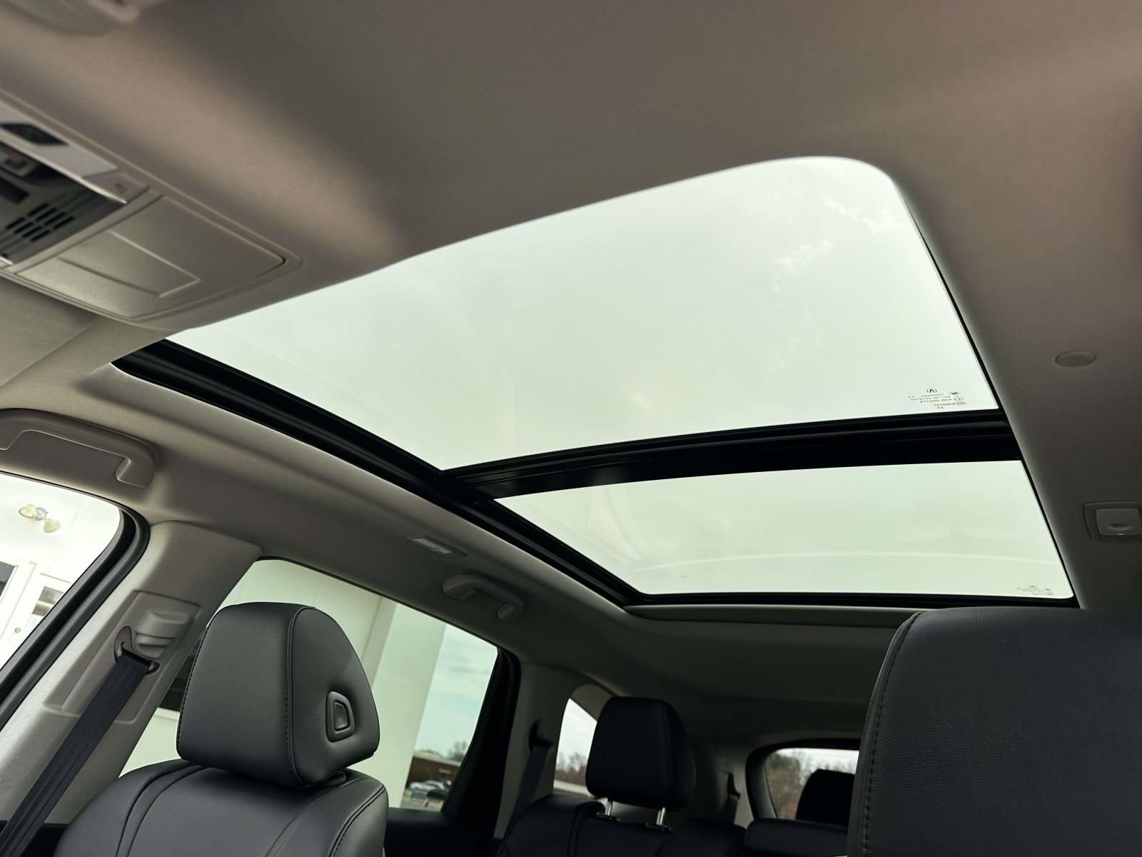 Certified 2025 Acura MDX SH-AWD image 18
