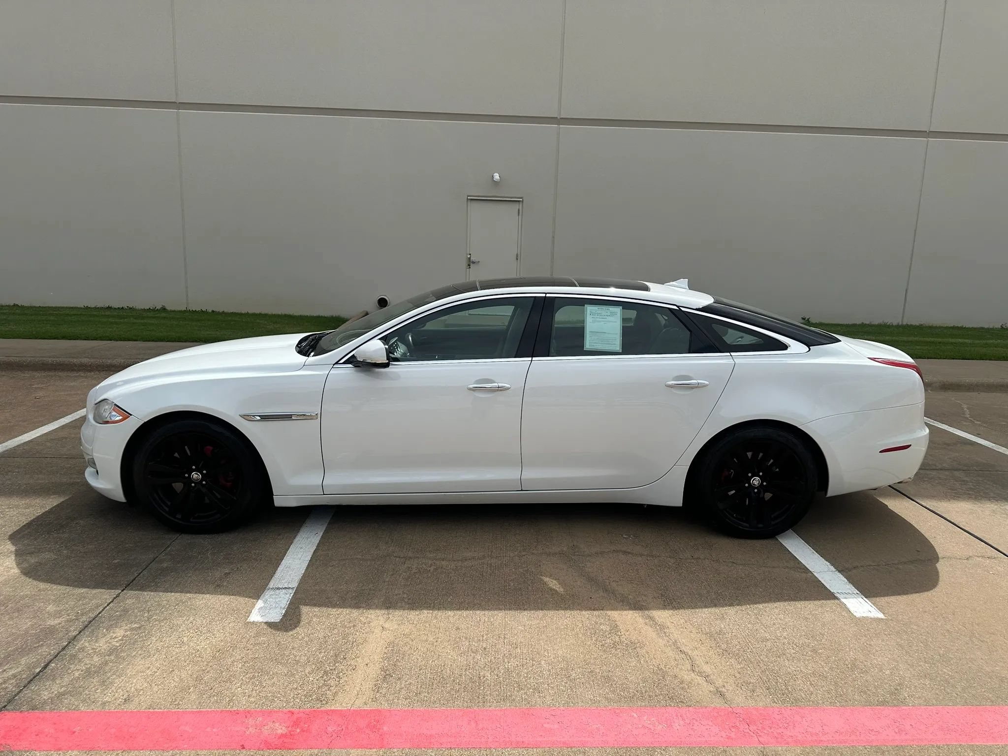 Used 2013 Jaguar XJ L Portfolio RWD image 2