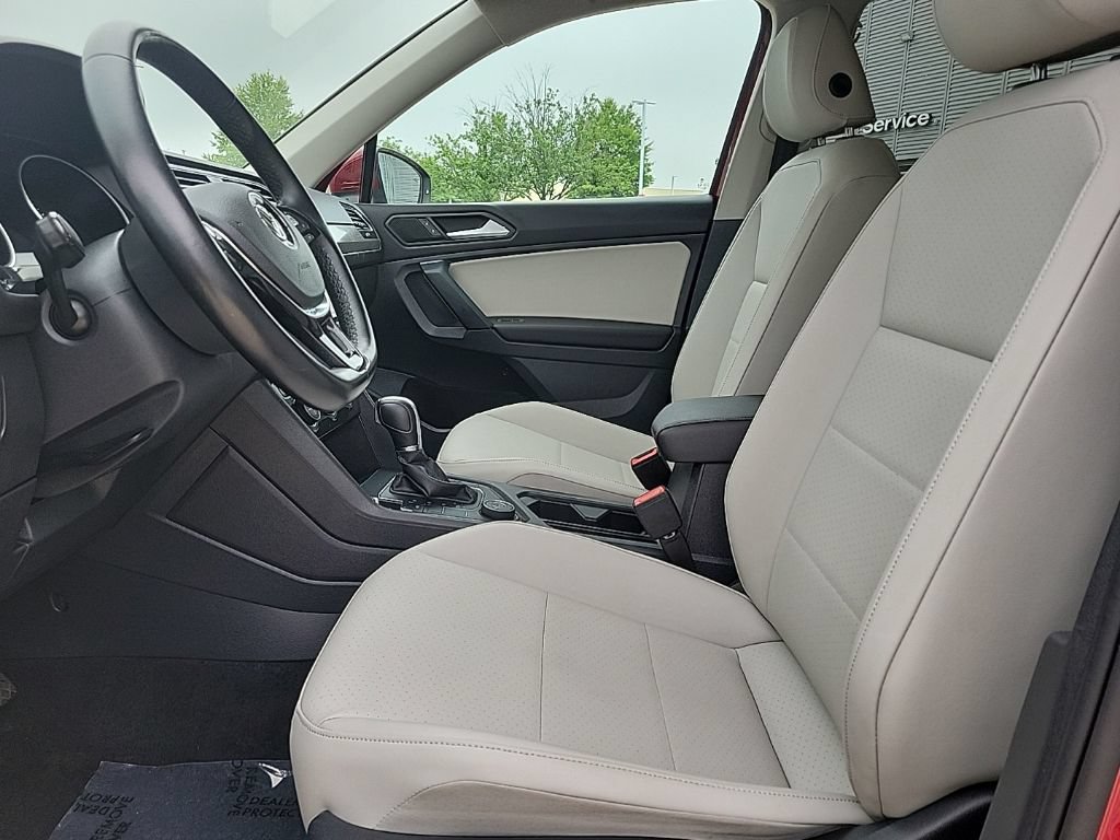 Used 2019 Volkswagen Tiguan SE w/ 3rd Row Seat Package AWD/4WD image 11