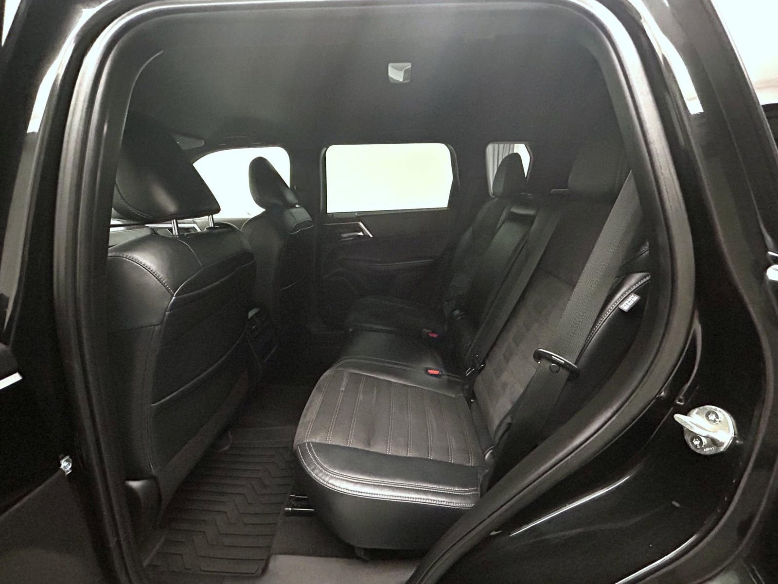 Used 2023 Mitsubishi Outlander SE Black Edition image 19