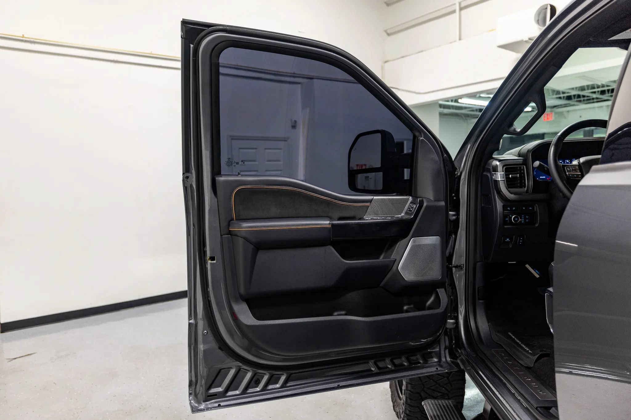 Used 2024 Ford F250 Platinum AWD/4WD image 39