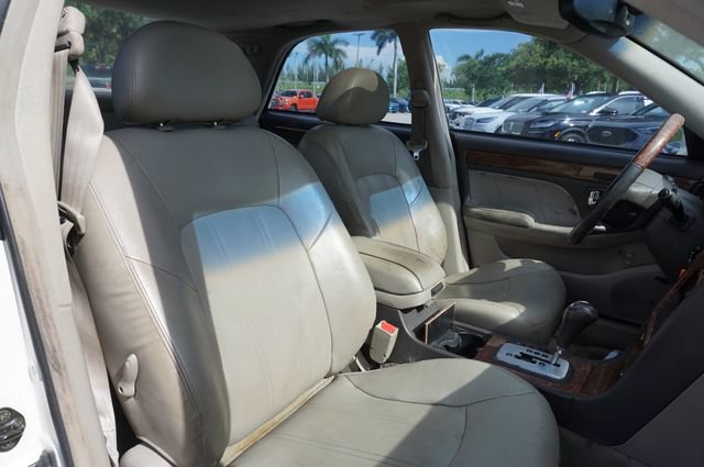 Used 2004 Hyundai XG350 L FWD image 2