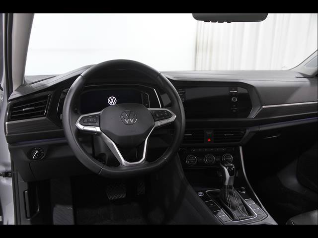 Used 2023 Volkswagen Jetta SEL FWD image 6