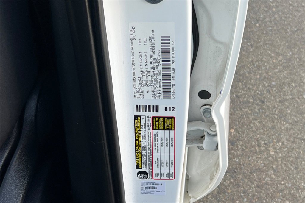 Certified 2025 Toyota Tacoma SR5 image 33