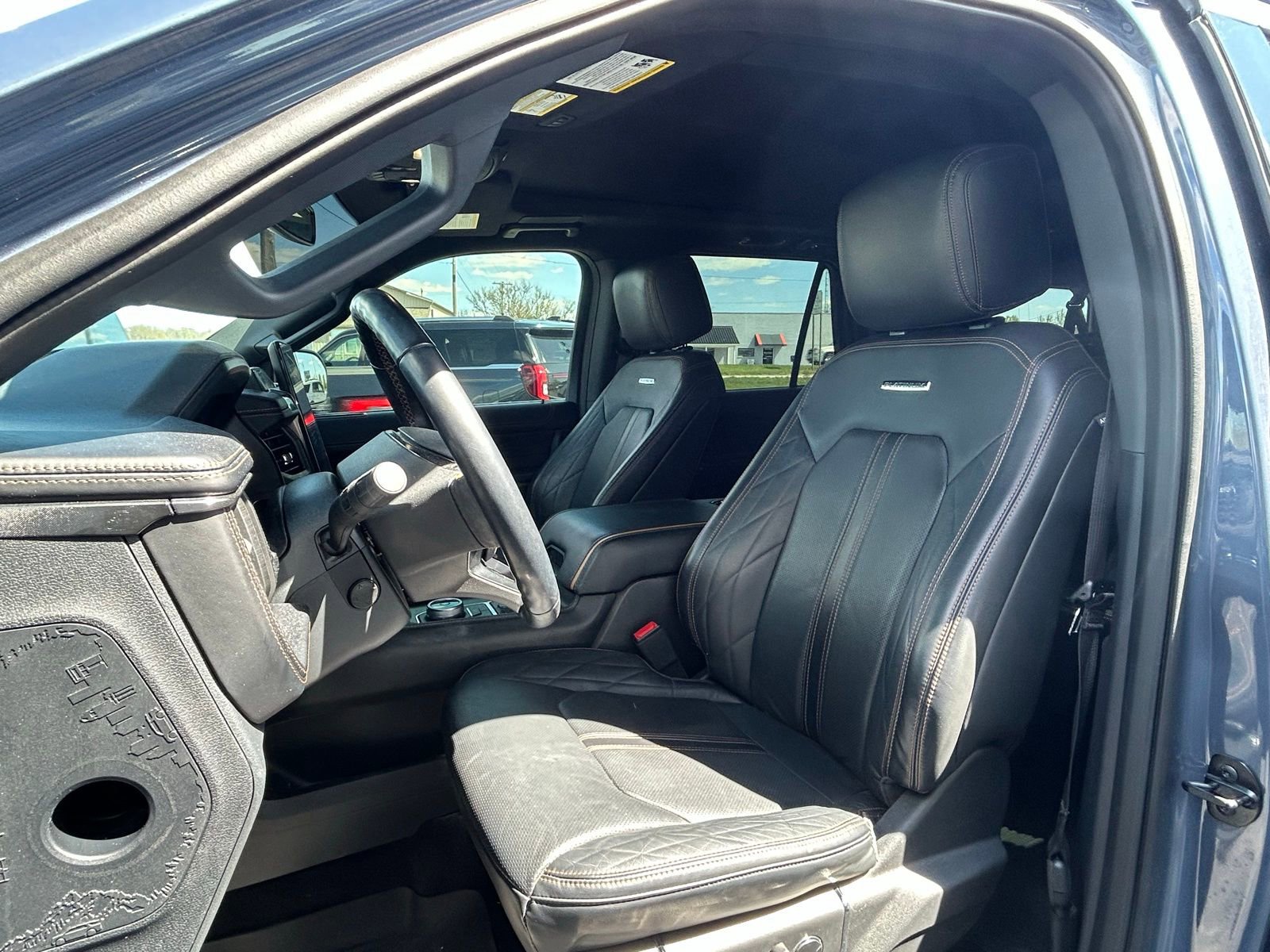 Used 2023 Ford Expedition Max Platinum AWD/4WD image 10