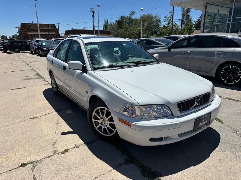 Used 2004 Volvo S40 FWD image 1