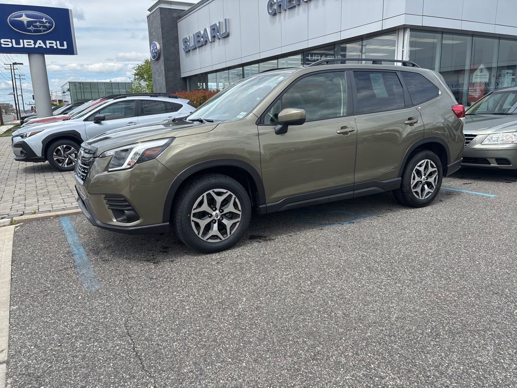 Used 2023 Subaru Forester Premium AWD/4WD image 4