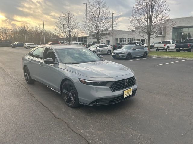 Used 2025 Honda Accord Sport image 1