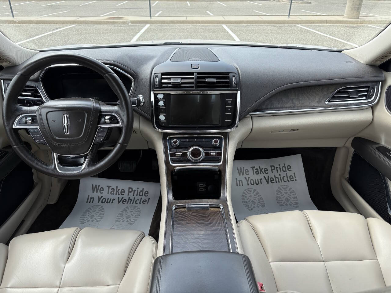Used 2017 Lincoln Continental Premiere FWD image 25