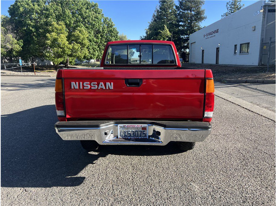 Used 1993 Nissan Pickup 4x4 Regular Cab image 4